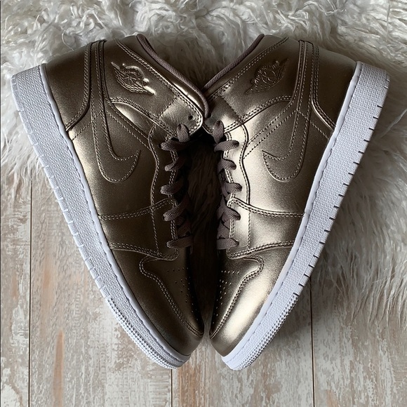 NWT Nike Air Jordan 1 special edition - Picture 5 of 8